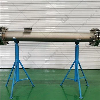 Tantalem lemovaná nádoba